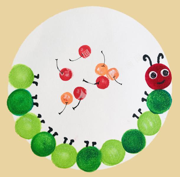 吃樱桃的毛毛虫