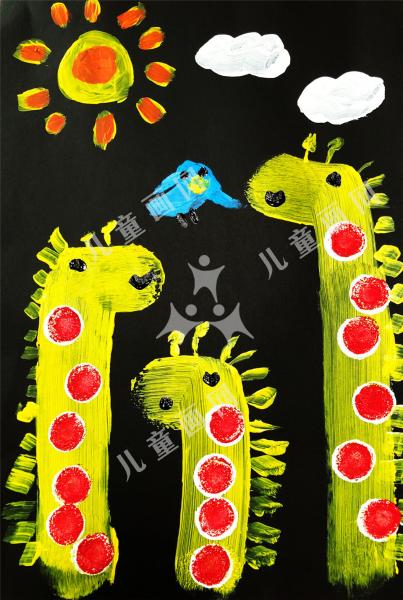 日光下的长颈鹿