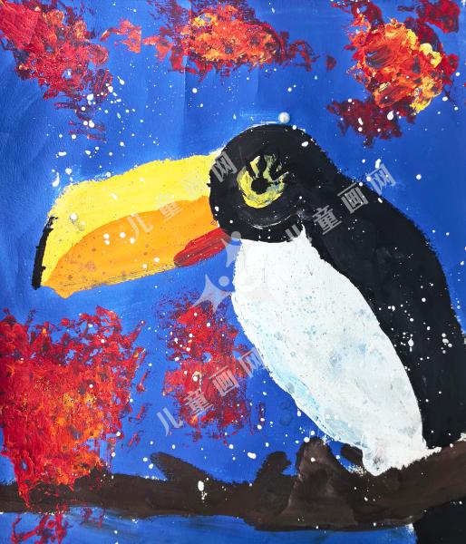 树梢上的大嘴鸟