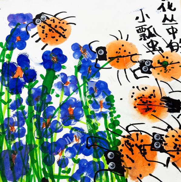 花丛中的小瓢虫