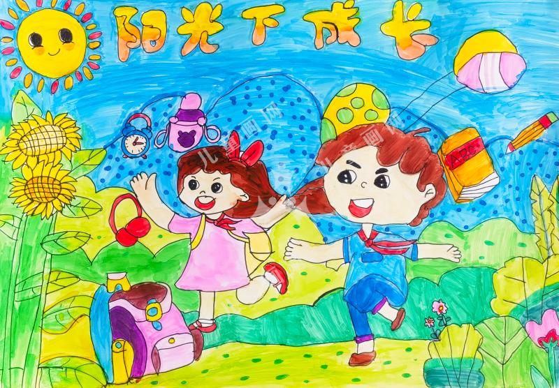 阳光下的成长欢歌：童声漫过青草地